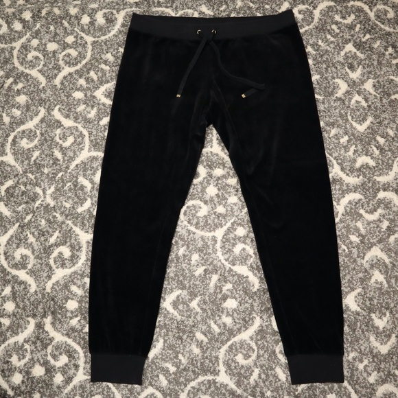 Juicy Couture Velour Black Tracksuit Gold Hardware - Picture 8 of 15